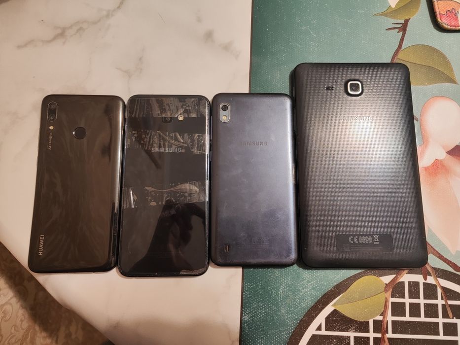 Телефоны Самсунг и Хуавей