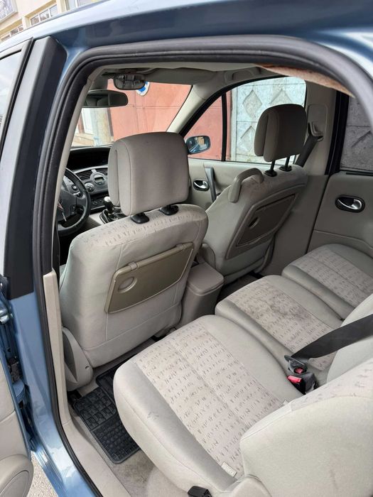 Renault Megane Scenic 1.9 dCi 110 CP – Keyless – Climă – Anvelope noi – ITP recent