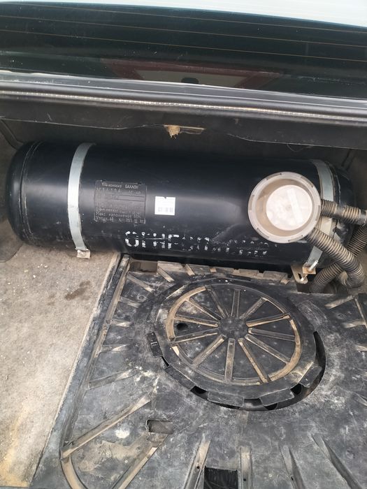 Мерседес бенс , сатылады