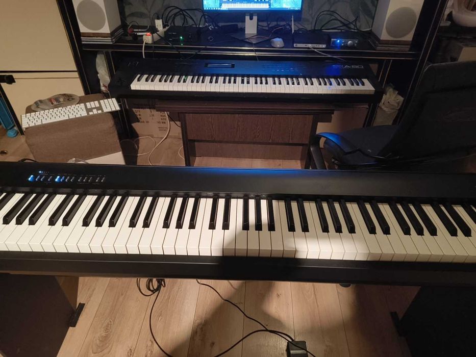 Roland A80 professional MIDI keyboard
