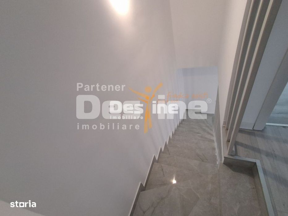 CASĂ tip duplex, situata in Valea Adanca