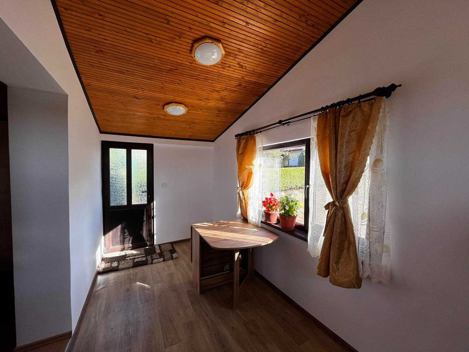 Дава се под наем Къща в Ловеч, в.з. Синан тепе - 45 кв.м за 204 € - Снимка #1