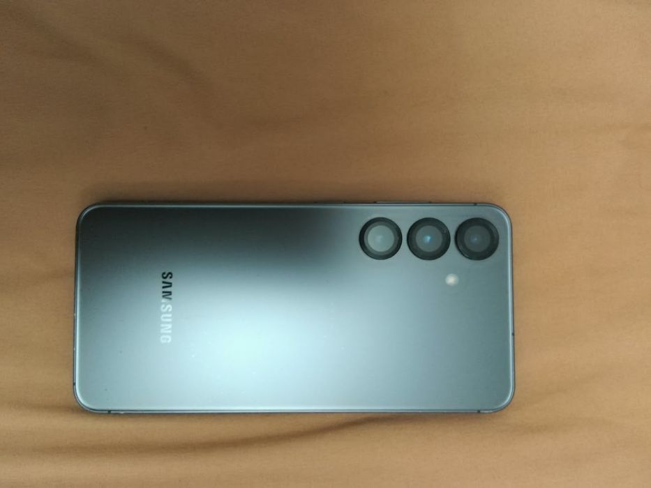 Samsung galaxy s24 8/128gb