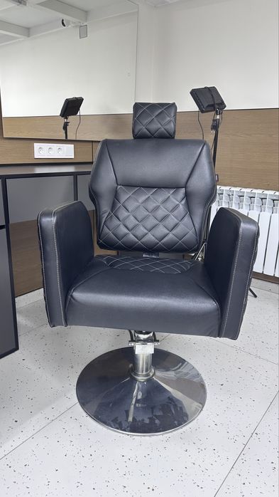 Продается кресло барбера