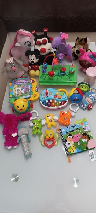 Продавам играчки, цени от 10 лв.