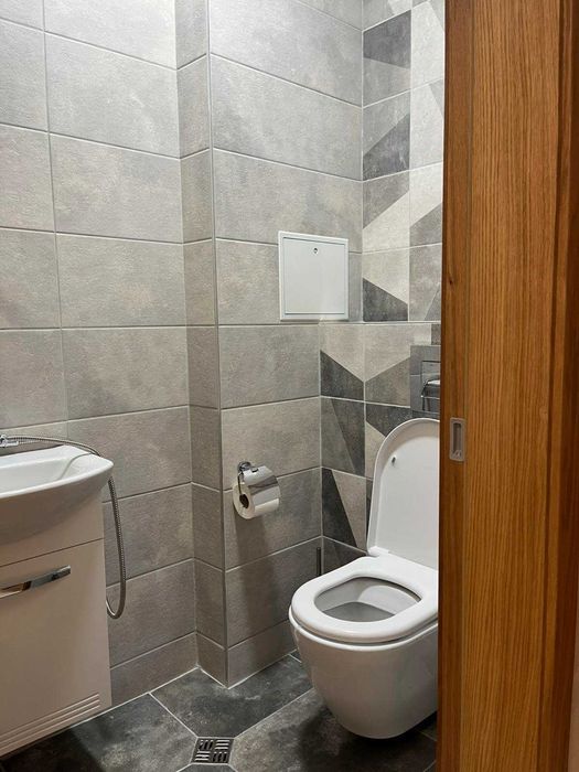 Дава се под наем Тристаен апартамент в София, Зона Б-18 - 99 кв.м за 918 € - Снимка #10