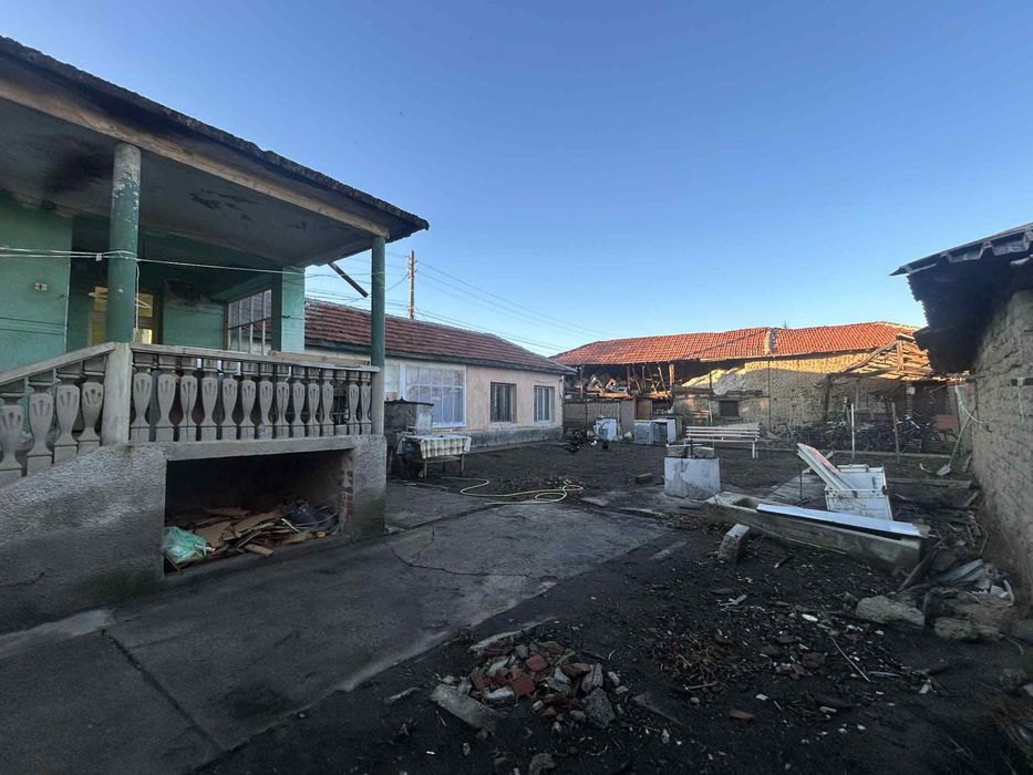 Къща във ръжево конаре