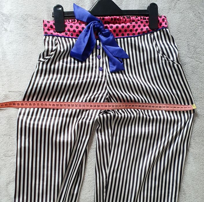 Pantaloni pijama satin Hunkemöller S dungi alb negru buzunare funda lenjerie satin lounge