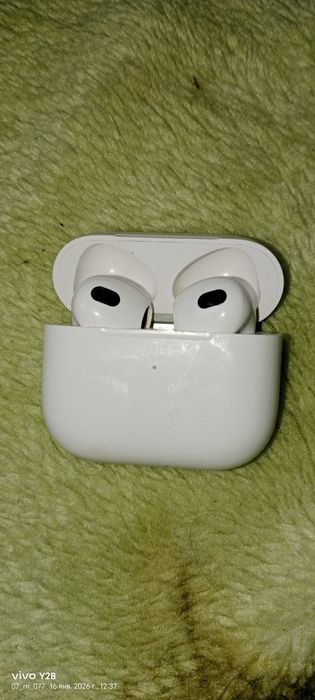 Наушники AirPods