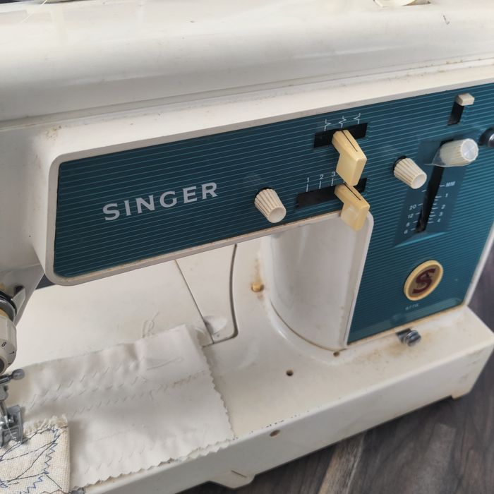 Шивашки машини 2 броя  Singer и Süper Eva