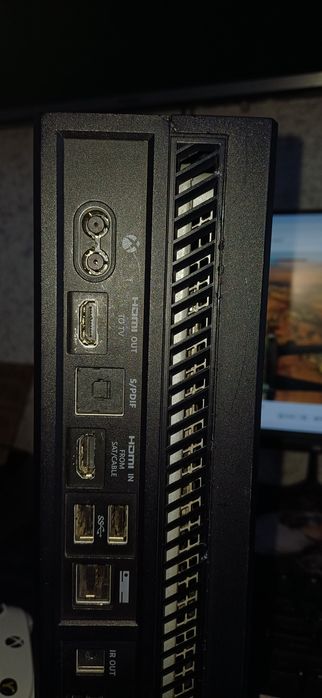 Продам Xbox one fat