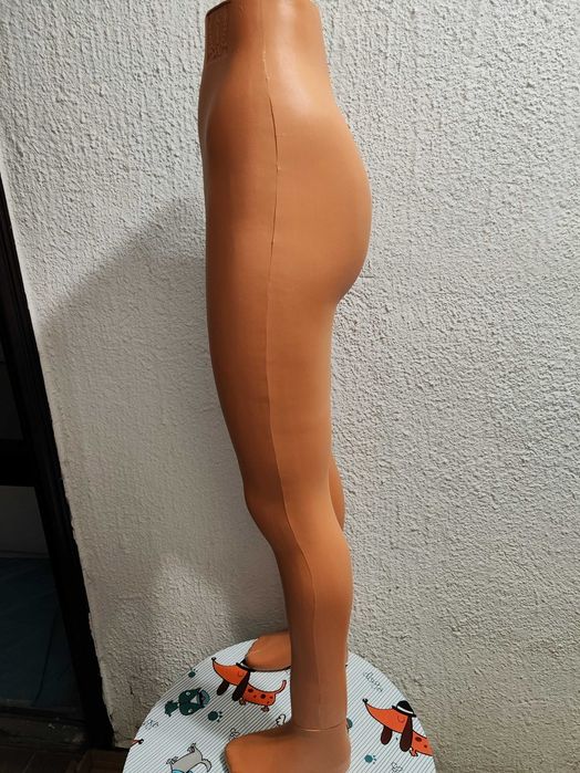 Дамски манекен крака