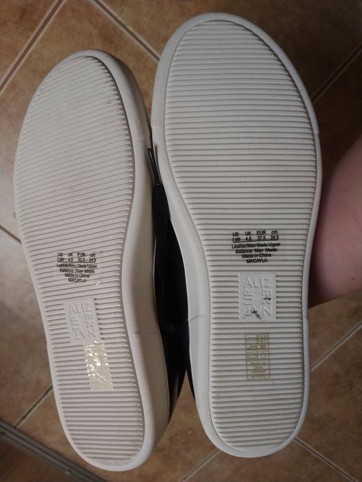 37,5 adidași piele Naturalizer Noi