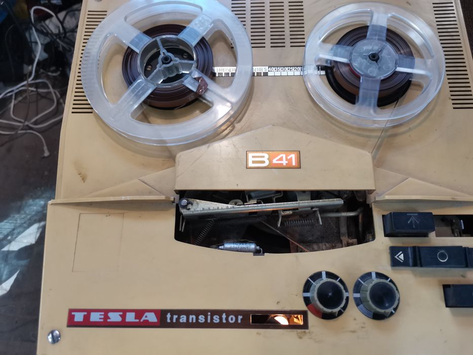 Tesla transistor b41, магнитофон ретро, работещ