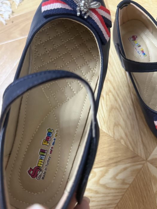 Продам детские туфли