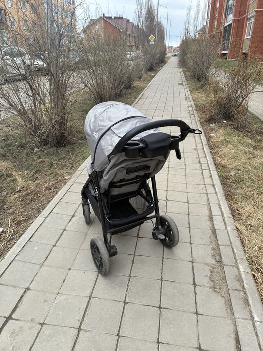 Коляска прогулочная Joie Litetrax