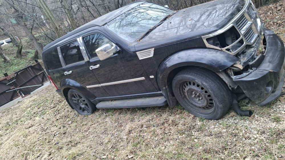 Dezmembrez Dodge nitro 2.8  diesel
