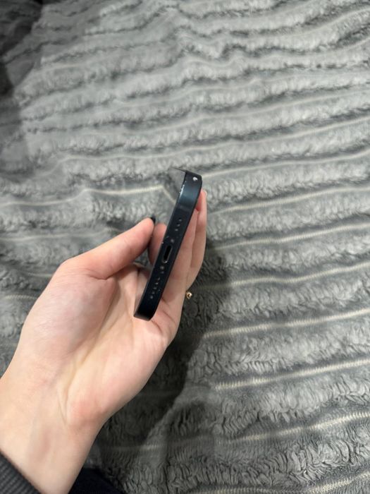iphone 13 в хорошем состояние