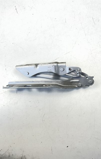 Balama capota motor stanga 5K0823301 Volkswagen VW Golf a 5-a generat