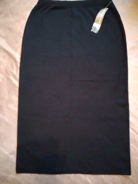 Юбка черная трикотажная новая