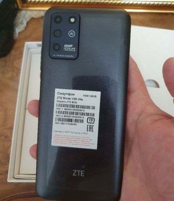 Srochna Prodam Sotiladi ZTE Blade V30 4/128Gb Black 4G Orginal