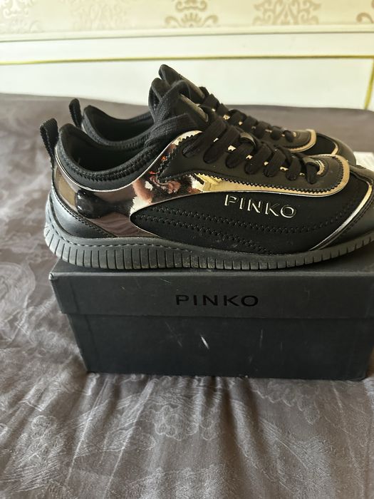 Оригинални сникърси Pinko,нови, размер 39