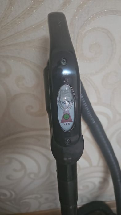 Пылесос Samsung.