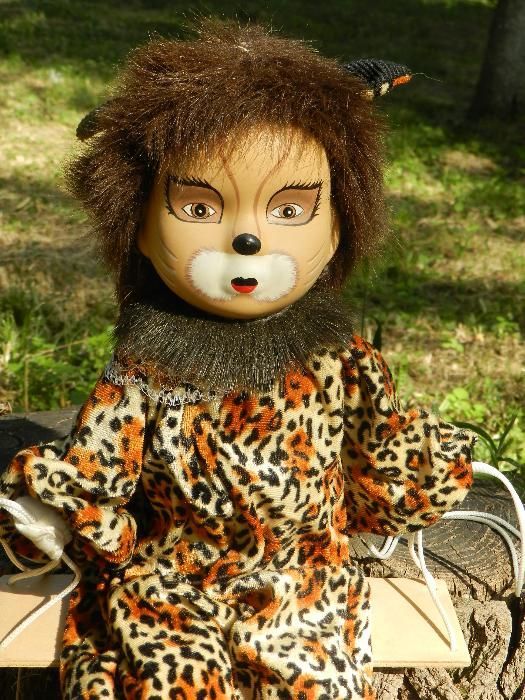 Arlechin maimutica in leagan realizat minutios ,portelan pictat -47 cm