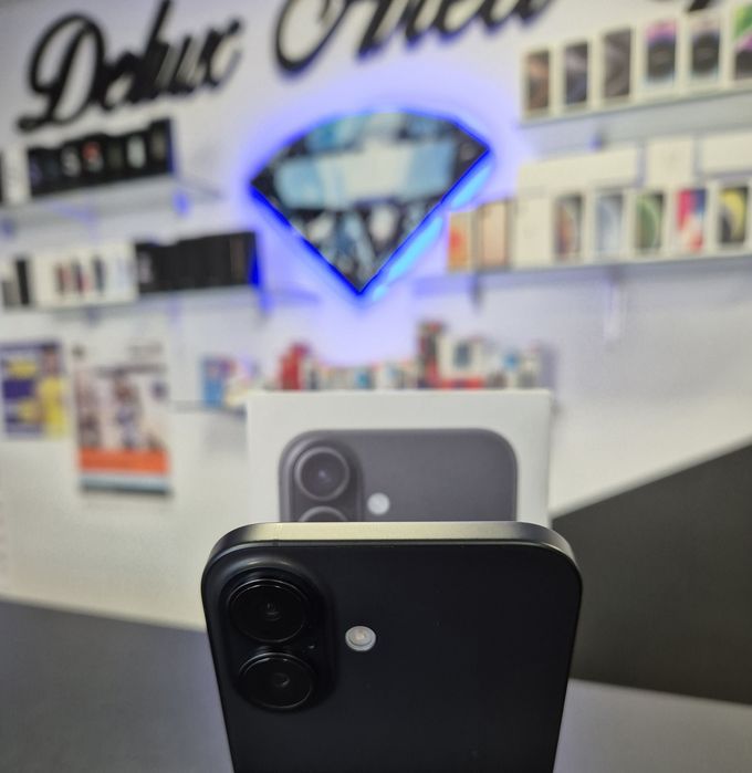 Iphone 16 / Black/Ultramarine / DeluxGSM