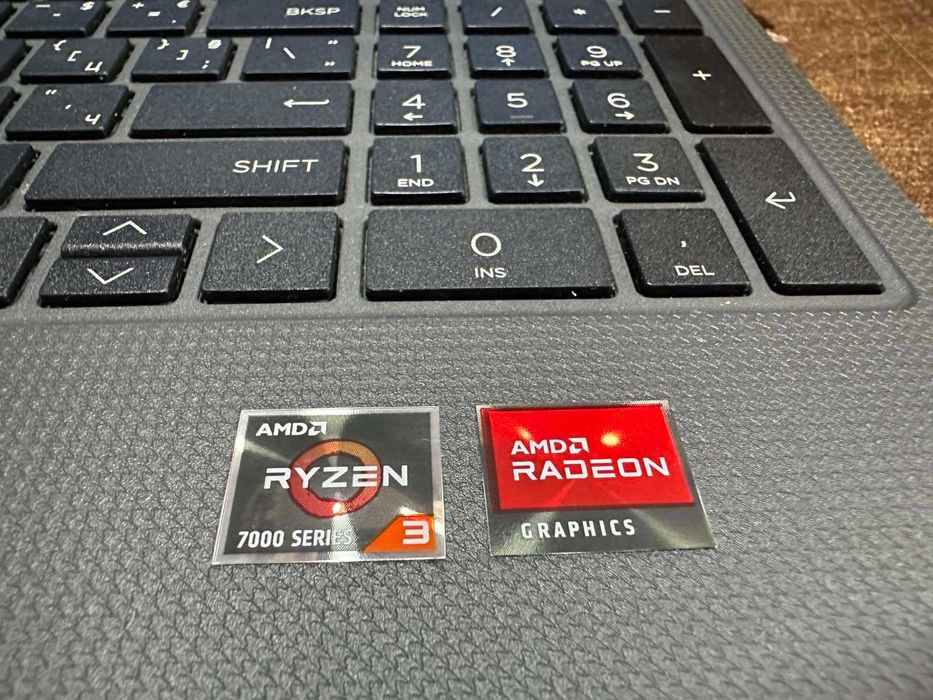 Лаптоп HP 15-FC0006NU, 15,6" AMD Ryzen 3 7320U, RAM 8GB, SSD 512GB
