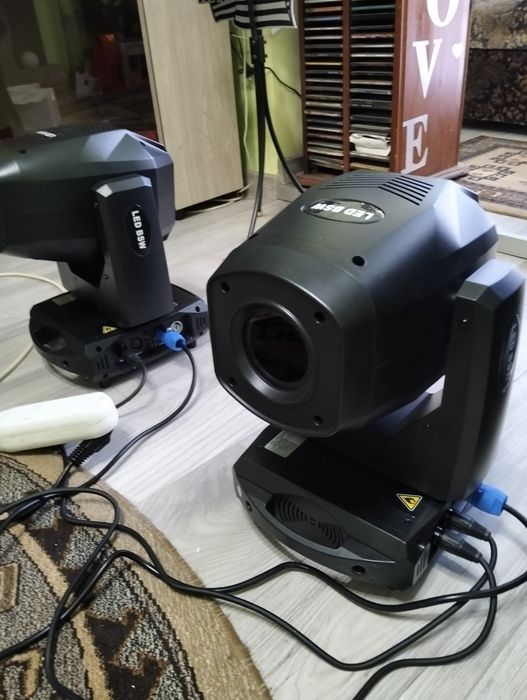 Vand Lumini Moving Head noi 200 w Led 3 in 1 cinci prisme 1500 Ron buc