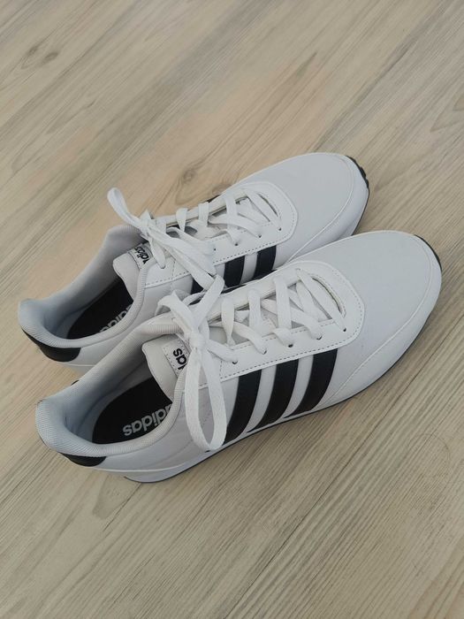 Продавам маратонки.