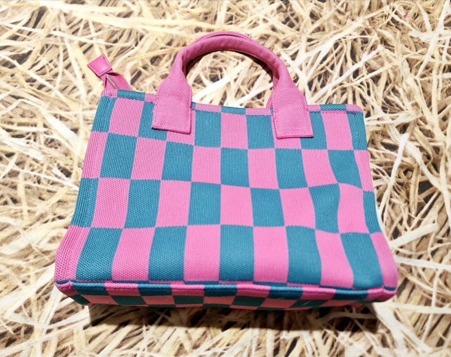 Зелено топло,дебело и меко зимно палто ,олекотено и удобно. S/M