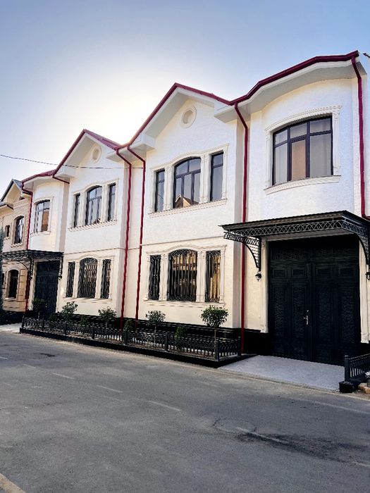 Шикарный ховли сотилади!!!
Изза узумзор махалла 
Майдони 2.5 сотих 3 у