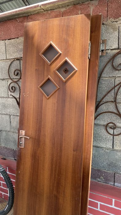 Двери межконатный