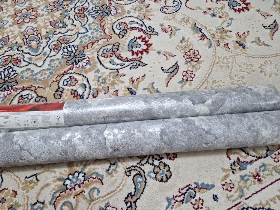 Продам обой на стену