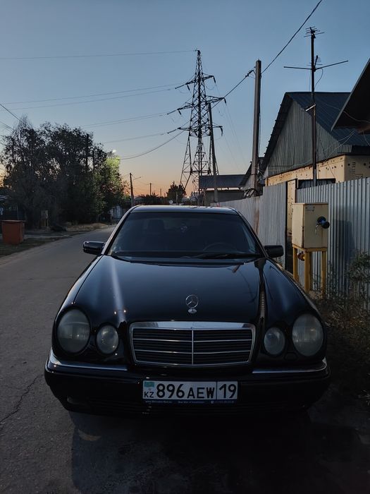 Мерседес 210 3.2