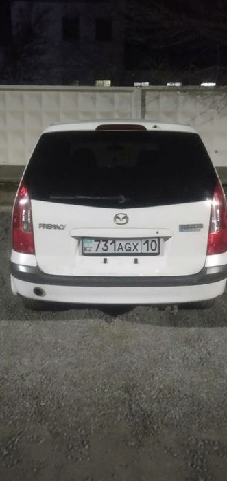 Срочно продаётся мазда в хорошем состоянии.