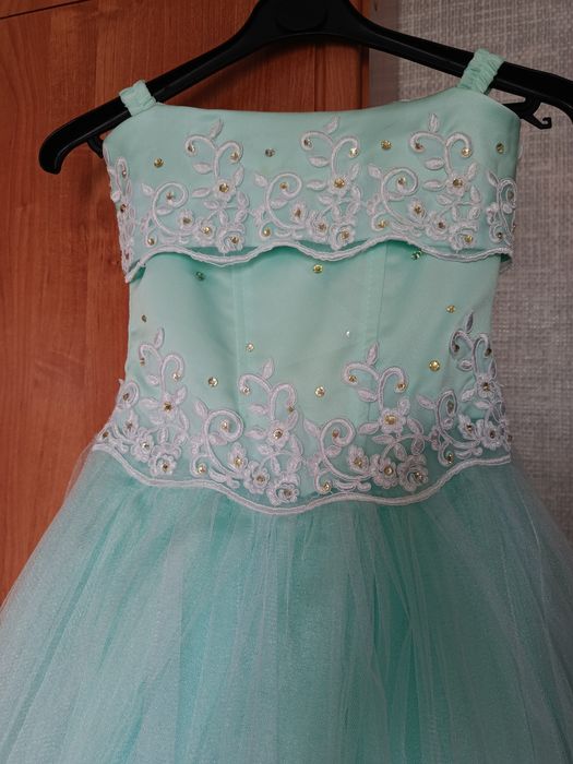 Платье на девочку 5-8 лет