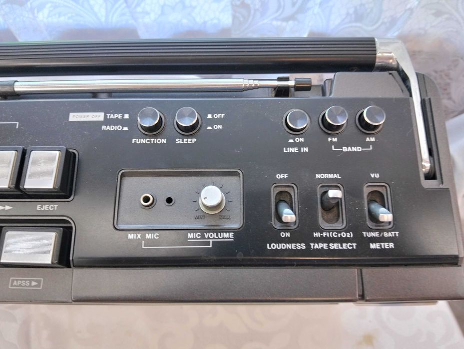 Кассетная магнитола SHARP GF-202SB