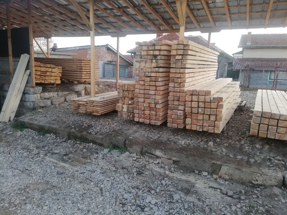 Дървен материал.