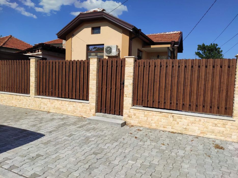 Дворни и пешеходни врати с метални профили- Оградки Бг