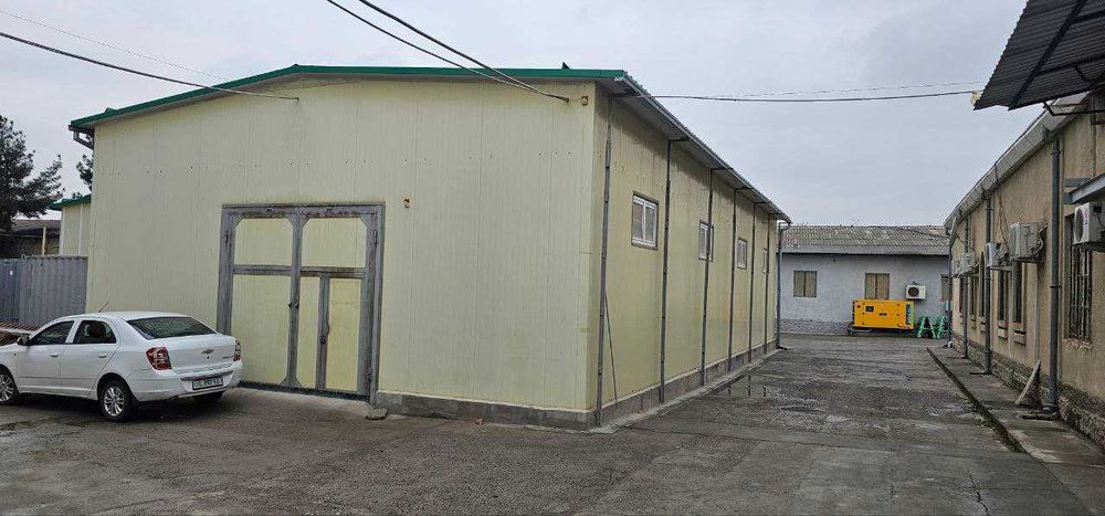 Склад: 100, 226, 300 кв.м. Есть навесы. 80,100 кв.м.