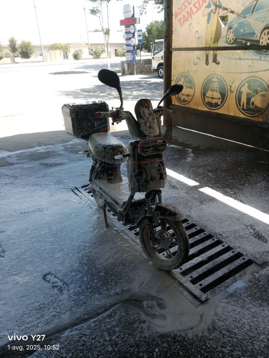 Skuter tezligi 60 km/s