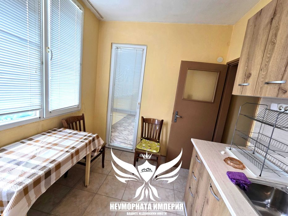 Продавам тристаен апартамент с площ от 62кв.м. на  8 етаж в гр.Асеновград кв.Запад