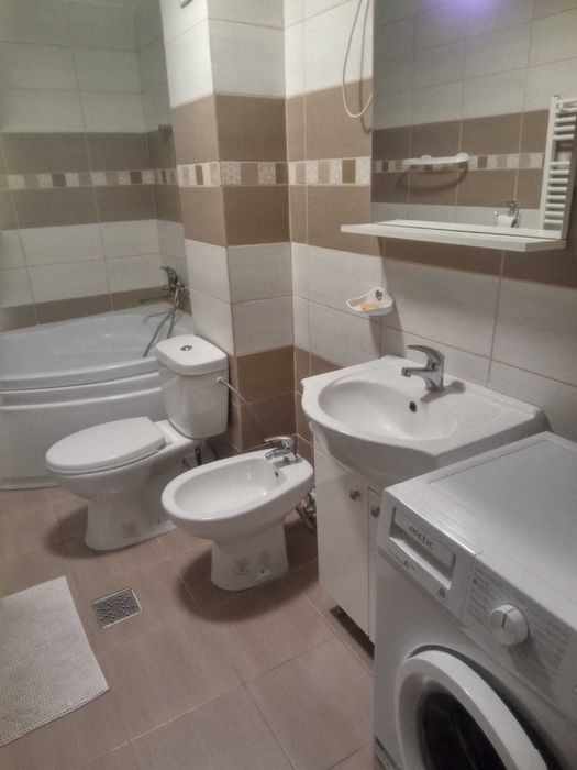 Apart doua camere,bloc nou,langa LIDL intrare Obcini