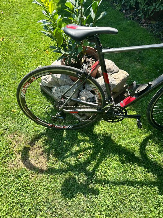Шосеен бегач пълен карбон Carrera Virago Carbon Road Bike – Пълен карбон – Shimano Sora – Tektro – Размер M/L  цена 620€