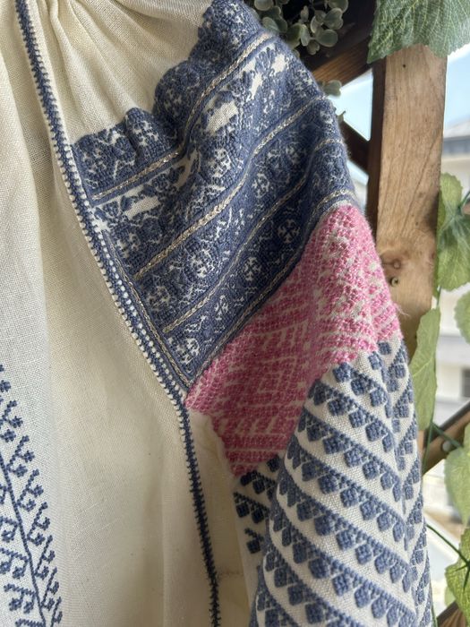 Ie traditionala romaneasca