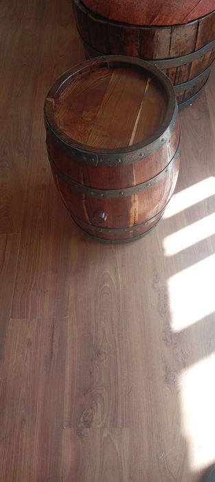 Мини бар от реставрирана дъбова  бъчва  уникална изработка  и стил  ..