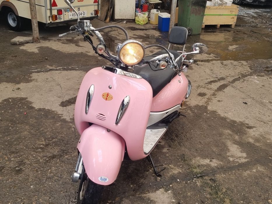 Vând Scoter  kilerbee Custom 49 cmc